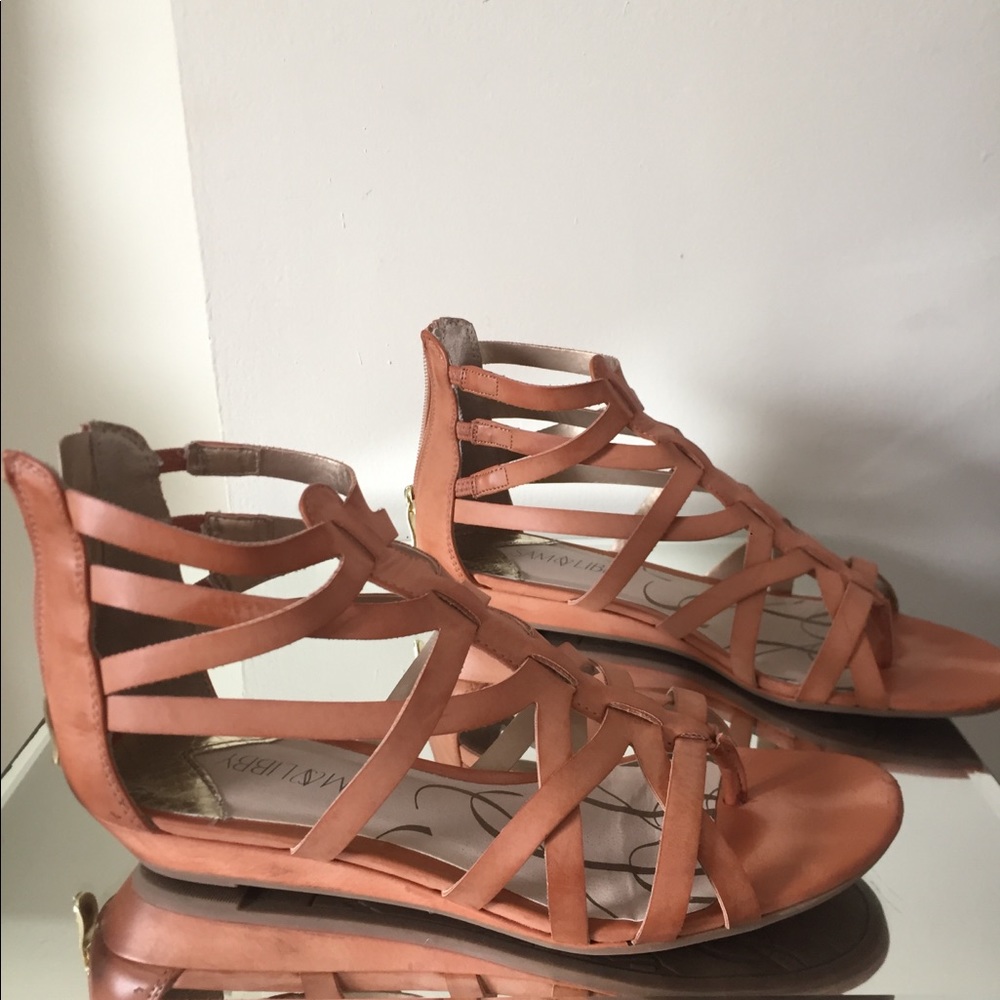 Sun tan leather sandals